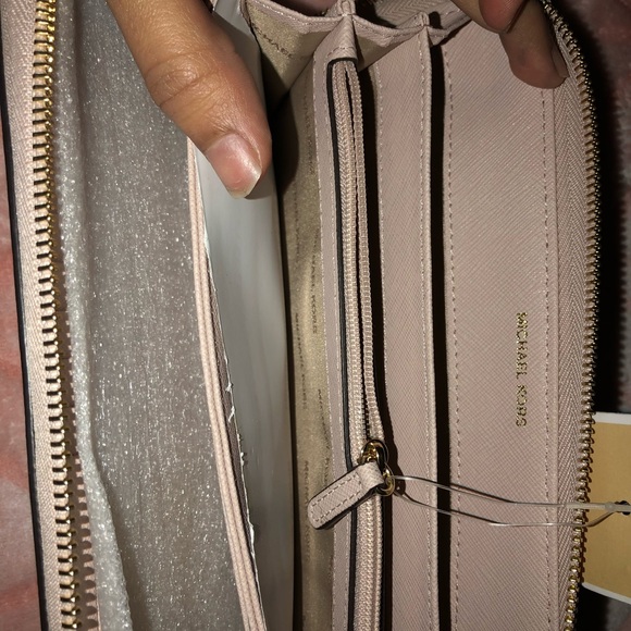 New - Picture 4 of 6